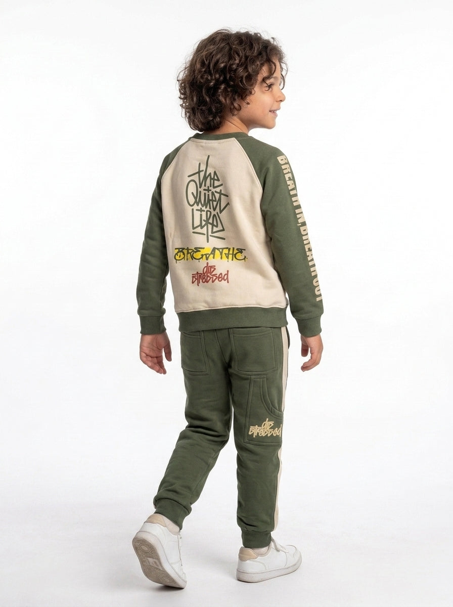 Marinero Toddler Boys’ 2-Piece Cotton Set – Raglan Sleeve Crocodile Print Sweatshirt & Side-Stripe Jogger Pants, Little Boys Casual Winter Outfit – Available in Army Green & Havana Brown