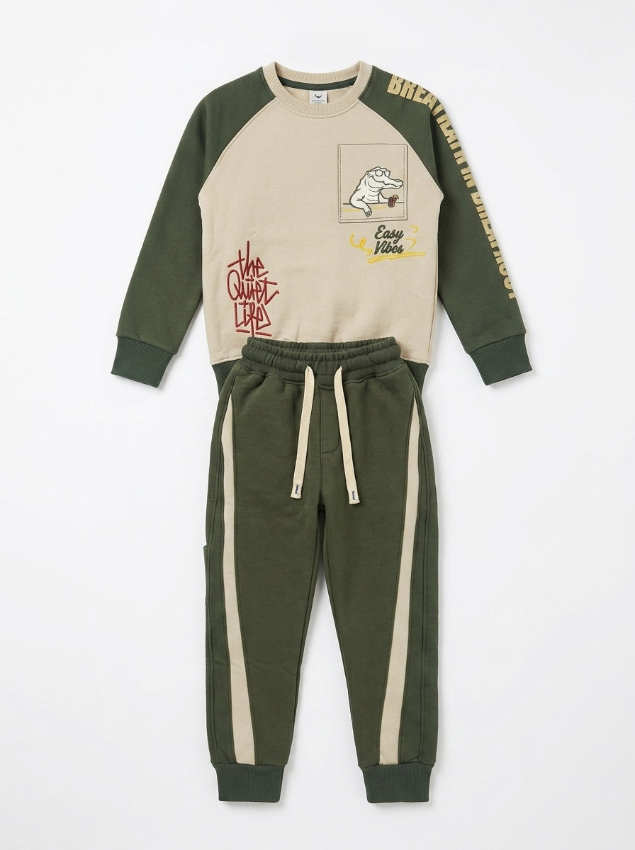 Marinero Toddler Boys’ 2-Piece Cotton Set – Raglan Sleeve Crocodile Print Sweatshirt & Side-Stripe Jogger Pants, Little Boys Casual Winter Outfit – Available in Army Green & Havana Brown
